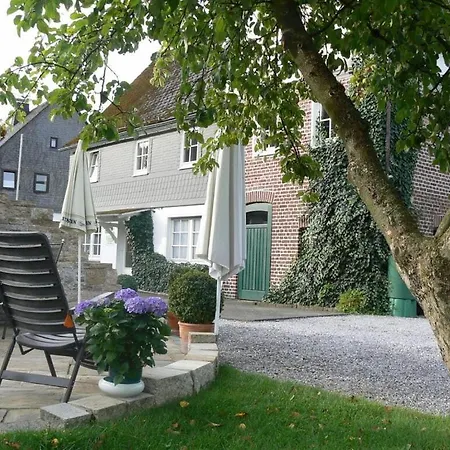 Holiday Goeddens 1 *